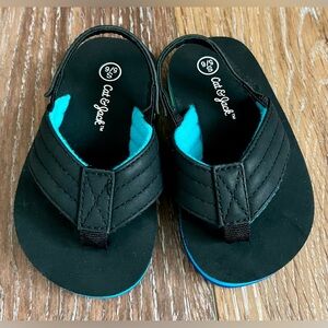 NWOT Cat & Jack Toddler Boy Black with Turquoise Blue Accent Flip Flops Size 5/6